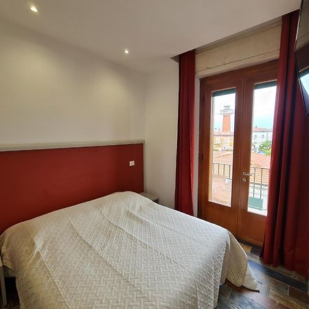 Ricci 16 - Suite & Rooms Ливорно Екстериор снимка