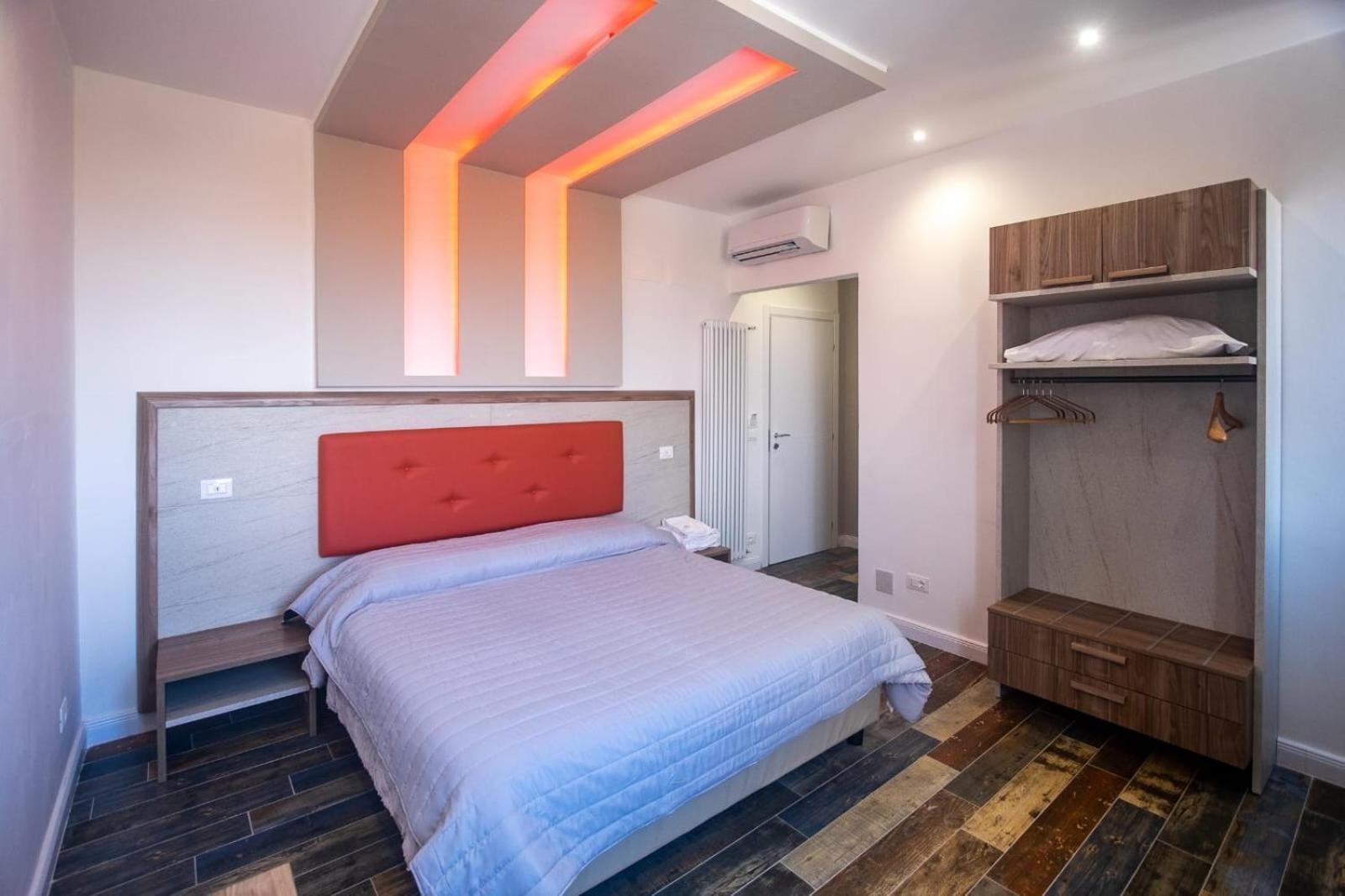 Ricci 16 - Suite & Rooms Ливорно Екстериор снимка