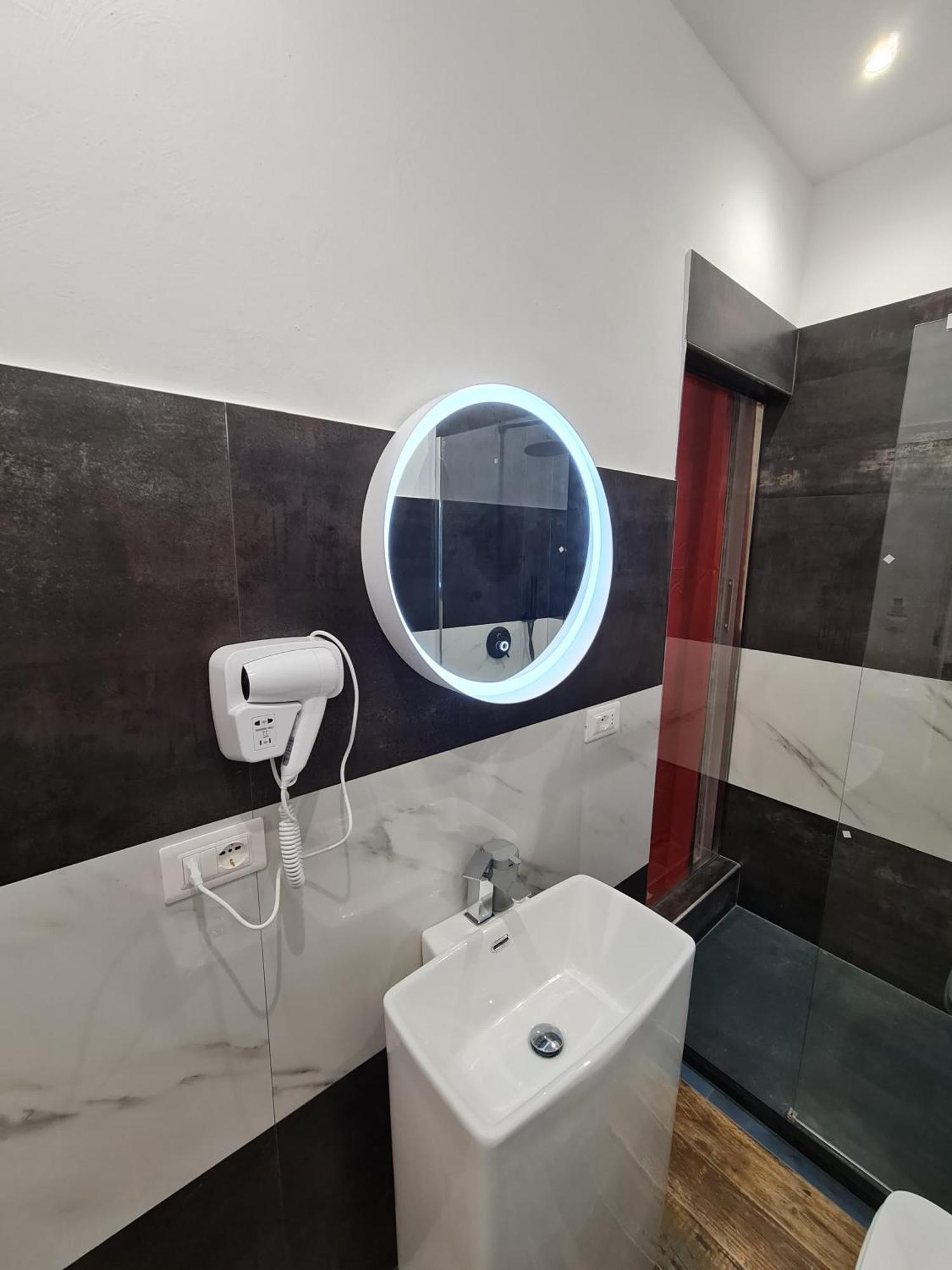 Ricci 16 - Suite & Rooms Ливорно Екстериор снимка